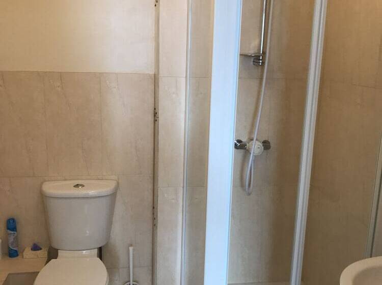 اتاق استاندارد, Trevellis Bed And Breakfast
