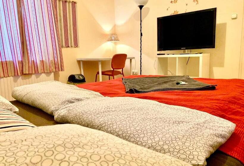 Номер Стандарт, Jazzy Vibes Parliament Rooms And Ensuites