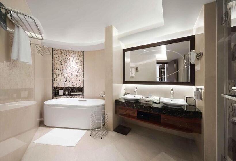 سوئیت اجرایی با تخت کینگ, Pullman Haikou