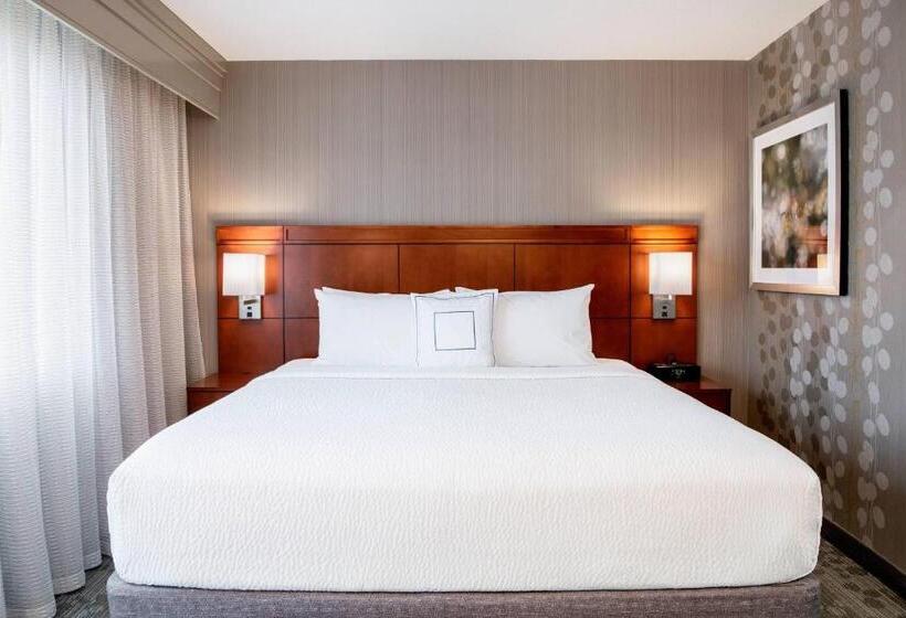 キングサイズベッドのスイートルーム, Courtyard By Marriott Edmonton West
