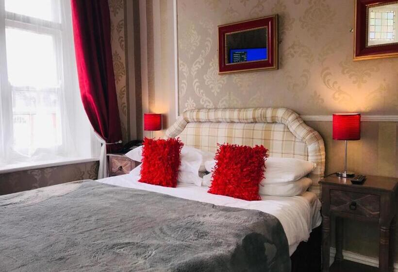 Номер Basic, The Hotel Commodore