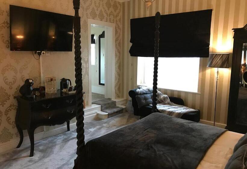 Люкс, The Hotel Commodore