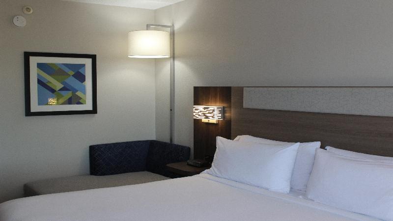 Стандартный Номер Кровать Кинг, Holiday Inn Express Hotel & Suites Hope Mills Fayetteville Airport, An Ihg