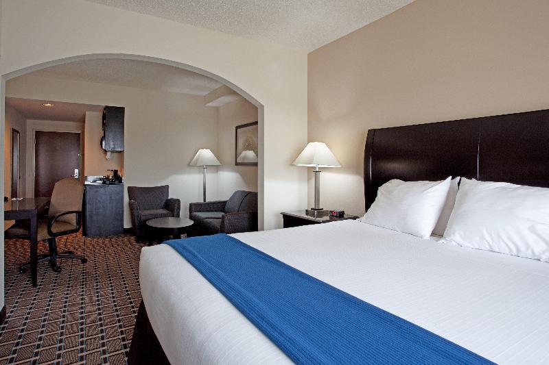 Люкс Кровать Кинг, Holiday Inn Express Hotel & Suites Hope Mills Fayetteville Airport, An Ihg