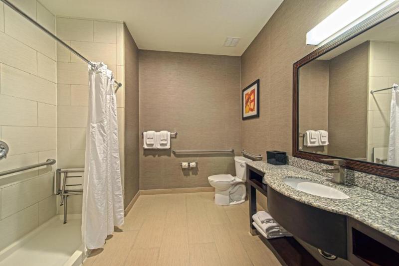 سوئیت برای معلولان, Holiday Inn Houston West   Westway Park, An Ihg