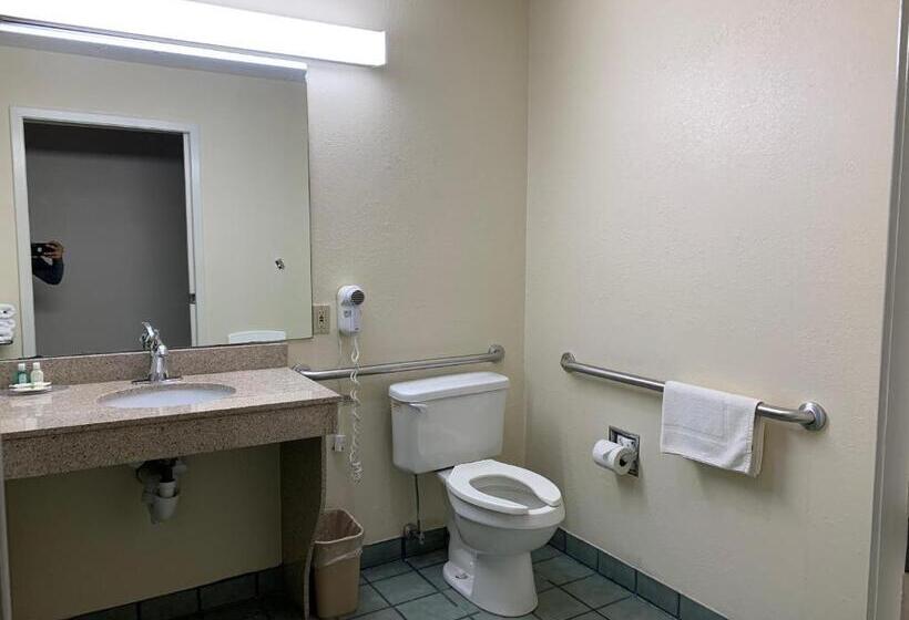 장애인을 위한 킹사이즈 침대 스탠다드 룸, Quality Inn Montgomery South