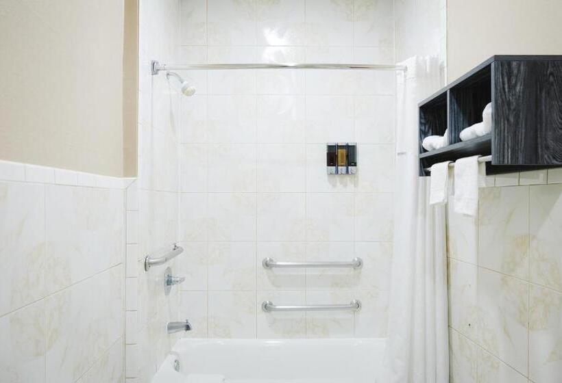חדר סטנדרט עם מיטת קינג, Sapphire Inn & Suites