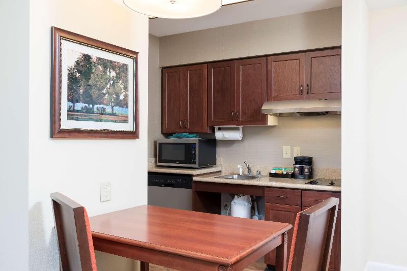 带大床的套房, Homewood Suites Lexington Hamburg