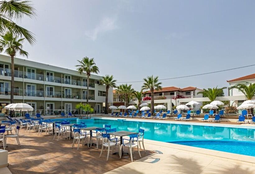プールの見えるスタンダードトリプルルーム, Cameo Beach Resort