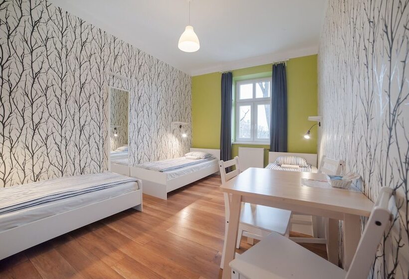Номер Стандарт Трехместный, Atlantis Hostel