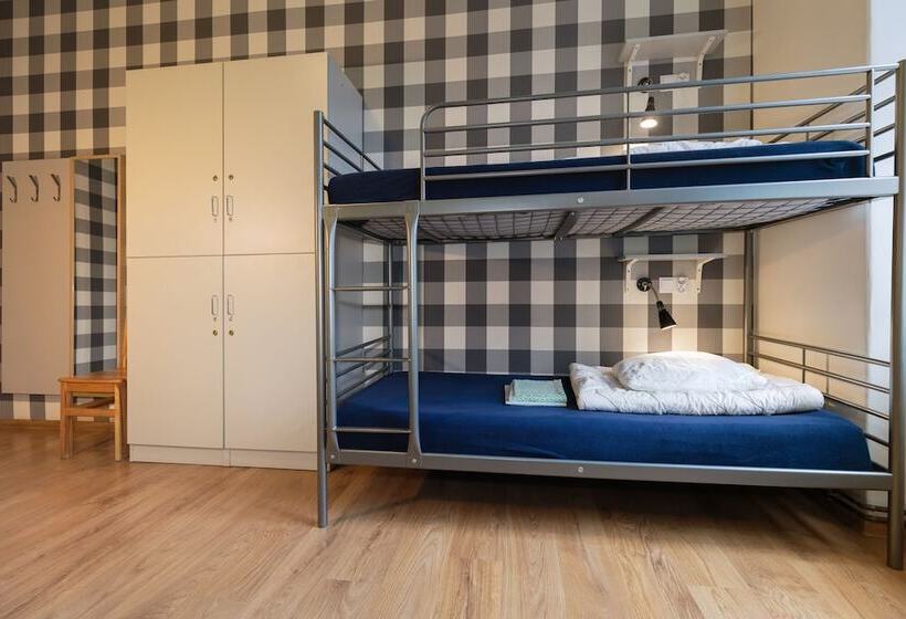 Четырехместный Номер Стандарт, Atlantis Hostel