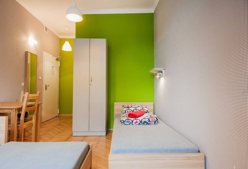 Номер Стандарт Трехместный, Atlantis Hostel