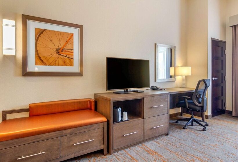 Люкс, Comfort Inn & Suites Brighton Denver Ne Medical Center