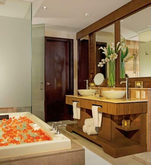 סוויטת ג'וניור מיטת קינג, Dreams Vallarta Bay Resorts & Spa   All Inclusive