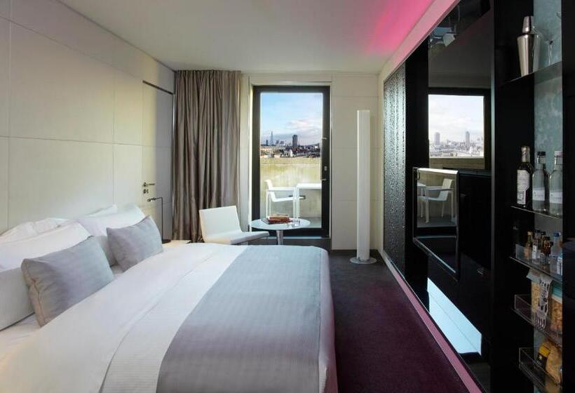 اتاق سوپریور با چشمانداز رودخانه, Me London By Melia   Covent Garden