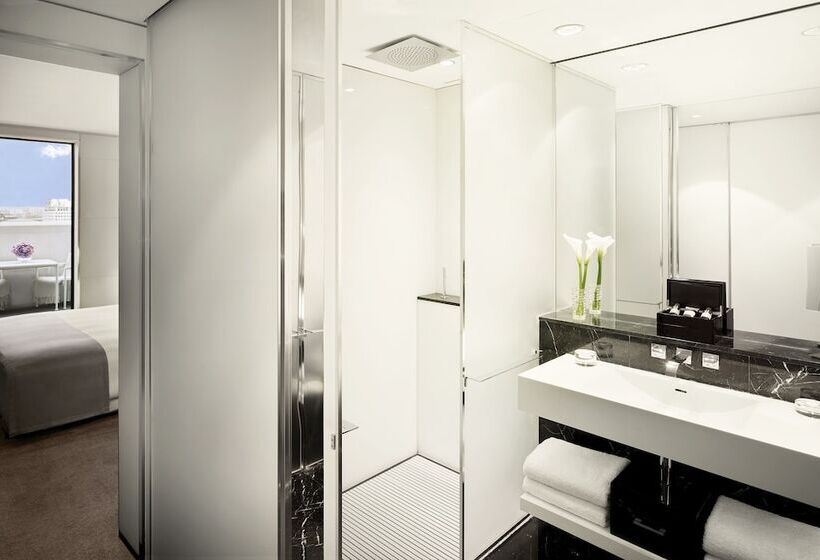 اتاق سوپریور با چشمانداز رودخانه, Me London By Melia   Covent Garden