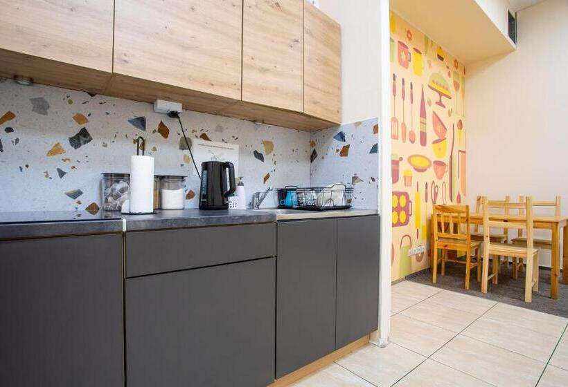 غرفة قياسية رباعية حمام مشترك, Moon Hostel Wrocław