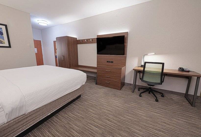 سوییت, Holiday Inn Express Hotel & Suites East Lansing, An Ihg