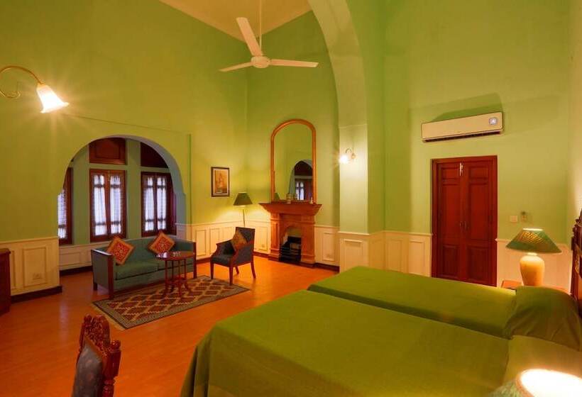 Люкс, The Lallgarh Palace A Heritage