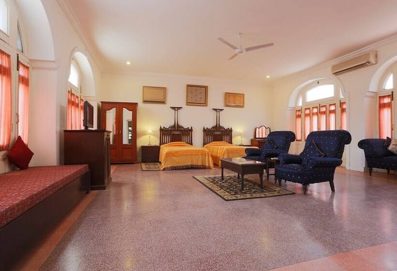 Люкс, The Lallgarh Palace A Heritage
