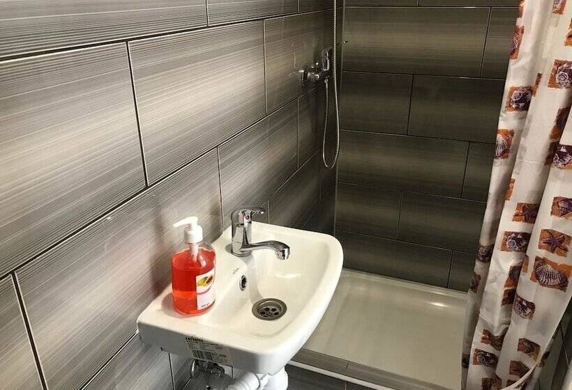 غرفة قياسية, Mister Hostel