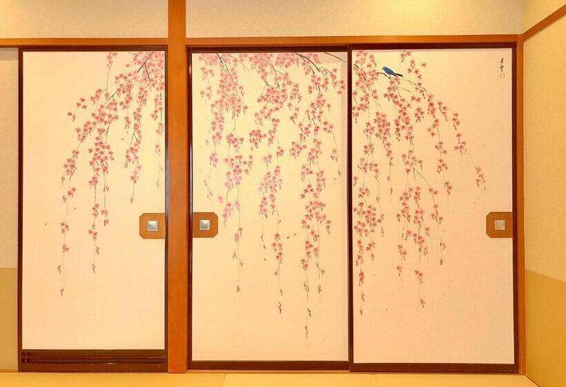 패밀리 스위트, Hoho A Hotel Overlooking The Echigo Plain And The Yahiko Mountain Range Formerly Hotel Oohashi Yakat
