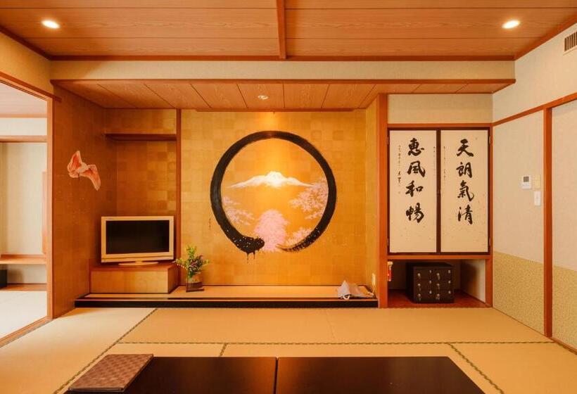 패밀리 룸 산 전망, Hoho A Hotel Overlooking The Echigo Plain And The Yahiko Mountain Range Formerly Hotel Oohashi Yakat
