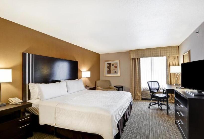 Люкс Кровать Кинг, Holiday Inn Express Hotel & Suites Milwaukee New Berlin, An Ihg