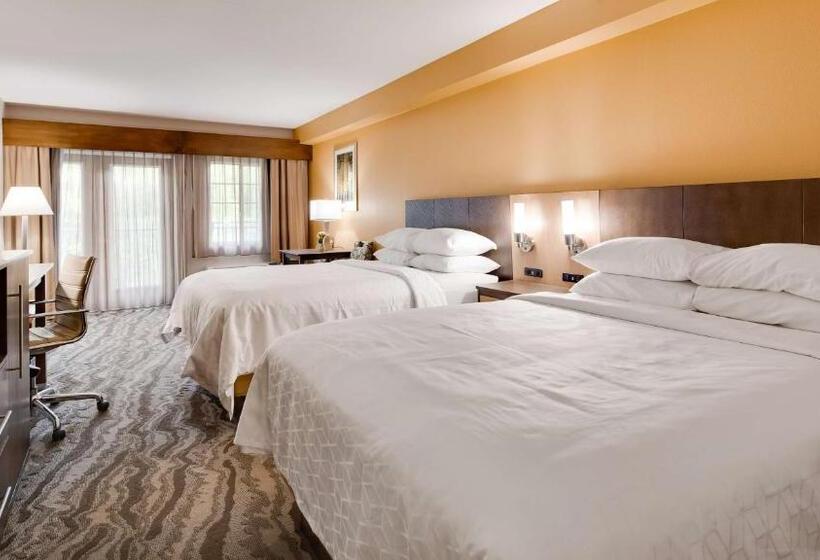 Номер Стандарт с Балконом, Best Western Plus River Escape Sylva / Dillsboro