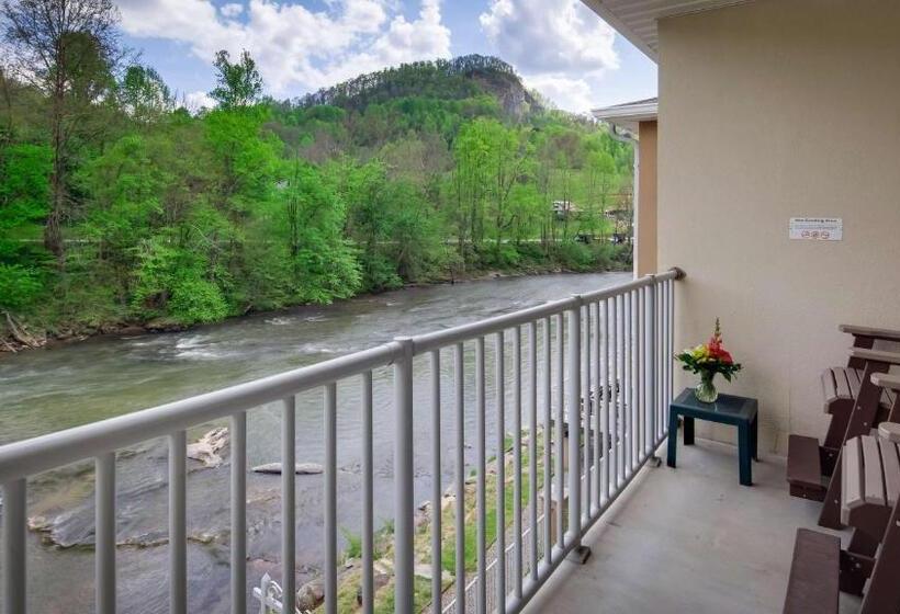 Люкс Вид на Реку, Best Western Plus River Escape Sylva / Dillsboro