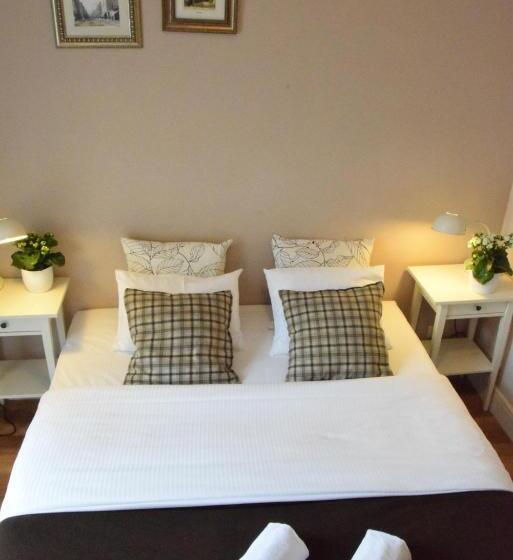 اتاق استاندارد, Blooms Inn & Apartments