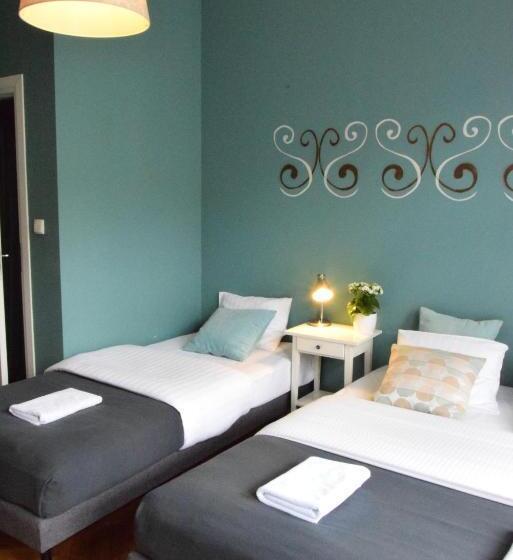 اتاق استاندارد سه نفره, Blooms Inn & Apartments