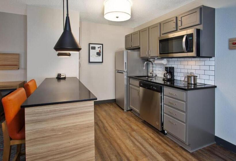 Люкс Кровать Кинг, Candlewood Suites Kenosha, An Ihg