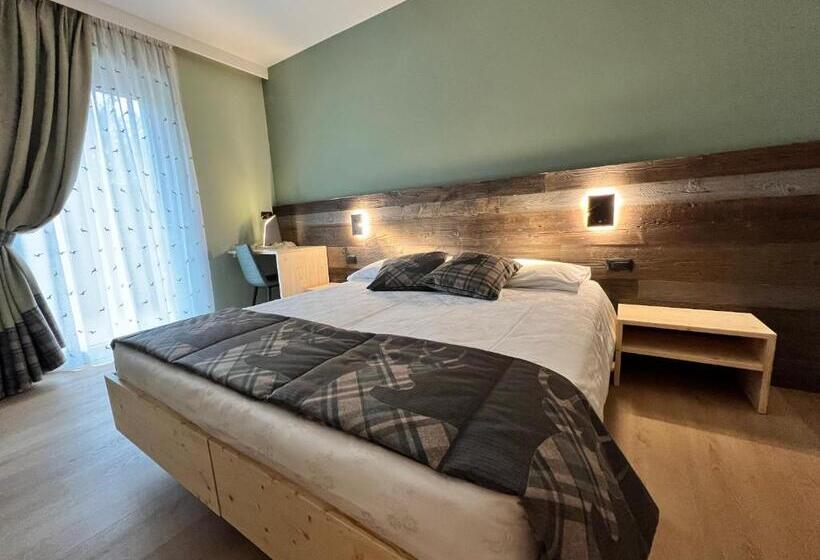 Номер Deluxe, Family Hotel La Perla