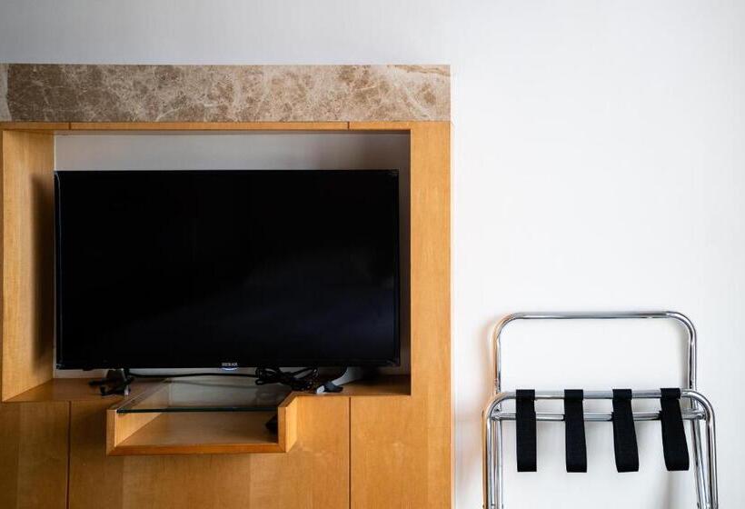 اتاق لوکس با بالکن, Ocean Hotel Hualien