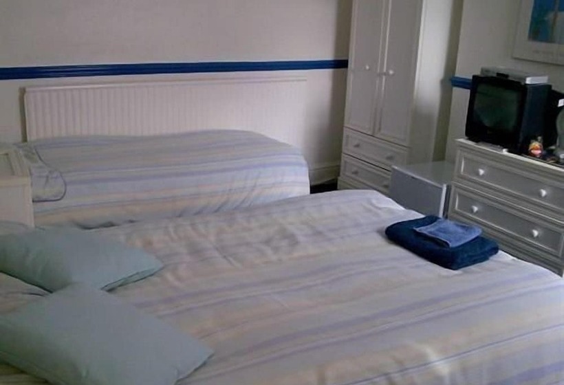 Номер Стандарт Совместная Ванная, Priory Guest House
