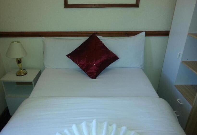 Номер Стандарт, Lynwood Hotel