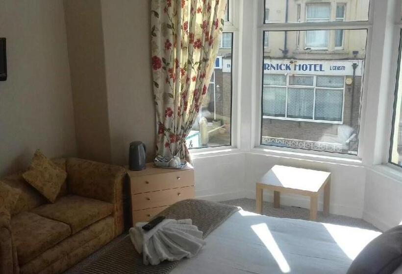 Семейный Номер, Lynwood Hotel