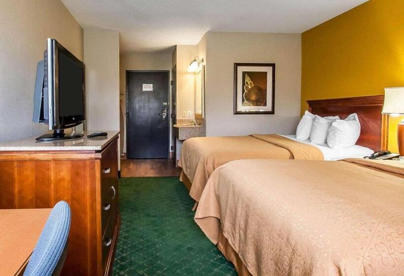 带2个双人床的标准工作室, Quality Inn Cairo I57