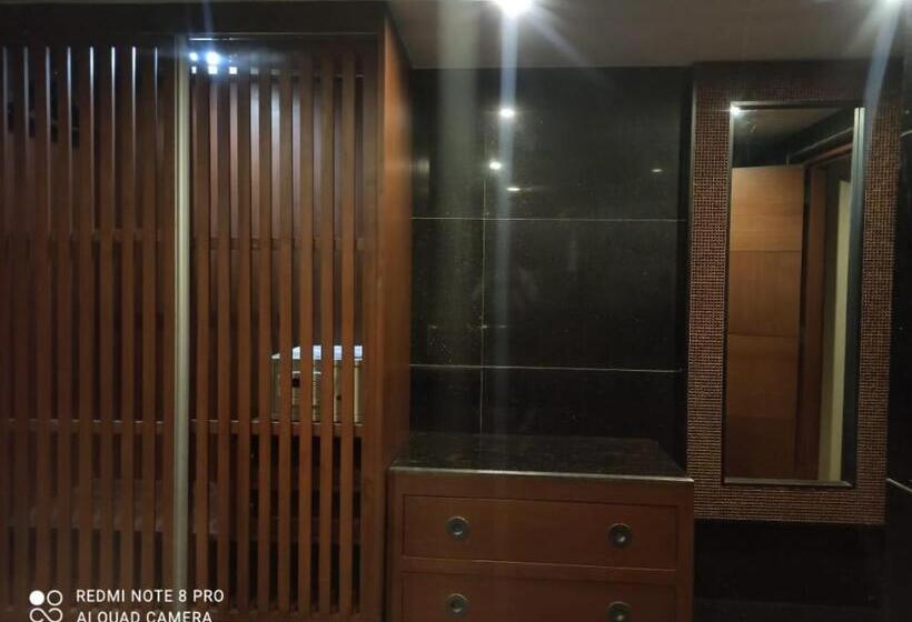 行政套房, Royal Orchid Central Kireeti Hampi Hospet