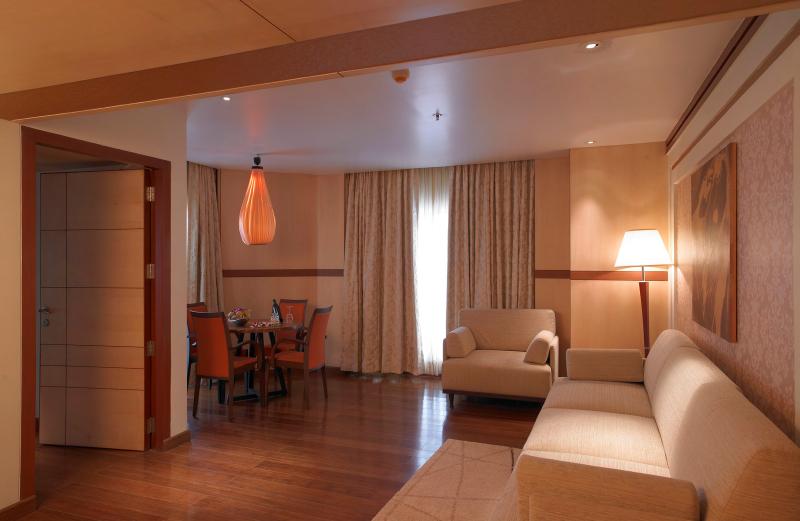 行政套房, Royal Orchid Central Kireeti Hampi Hospet