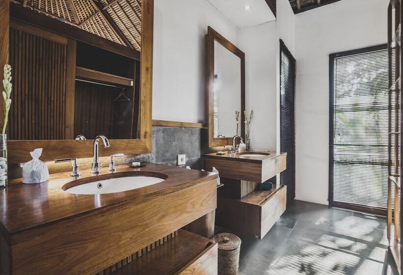 3 Bedroom Villa with Pool, Luwak Estate