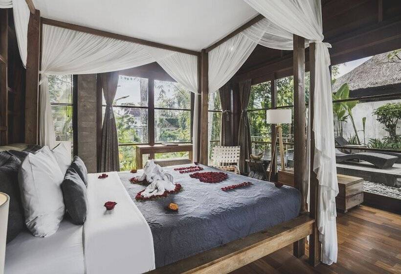 3 Bedroom Villa with Pool, Luwak Estate