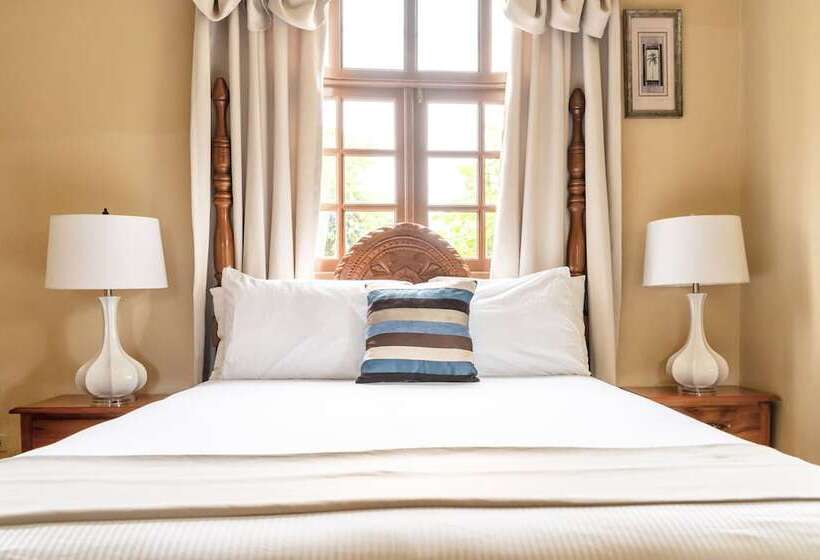 سوییت با چشم‌انداز باغ, The Westender Inn
