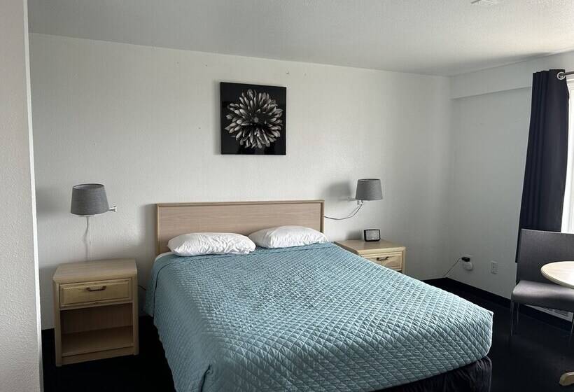 Номер Стандарт, Newport Bay Motel