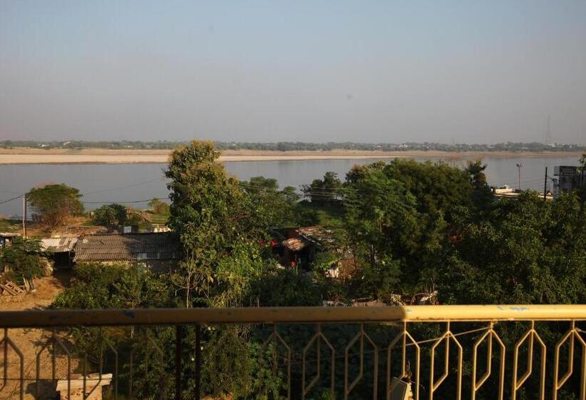 غرفة ديلوكس ثلاثية, Temple On Ganges