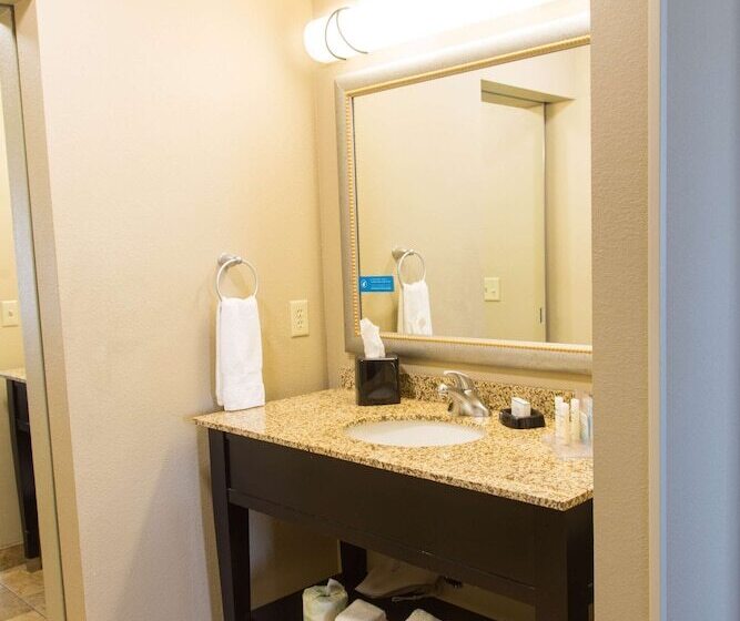 Номер Стандарт, Hampton Inn & Suites Dodge City