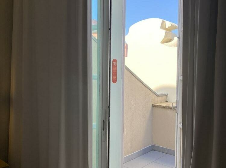 스탠다드 발코니 룸, Moov Hotel Porto Centro