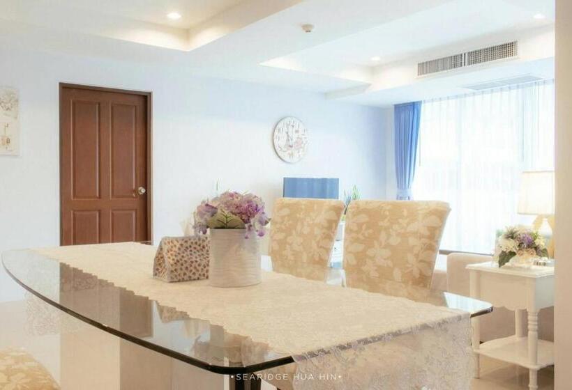 디럭스 주니어 스위트, Searidge Hua Hin Resort & Poolvilla