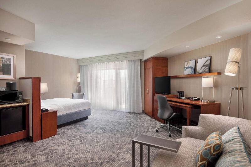 סוויטת ג'וניור מיטת קינג, Courtyard By Marriott Dallas Allen At Allen Event Center